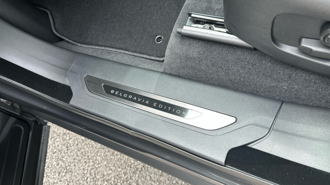 Land Rover Range Rover Velar 3.0 D300 MHEV Belgravia Edition Satin 5dr Auto Diesel Estate - Image 20